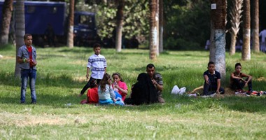 توافد أهالى البحيرة على المنتزهات للاحتفال بعيد الفطر