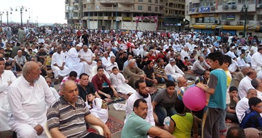 بالصور.. آلاف المصلين بالإسكندرية يؤدون صلاة عيد الفطر