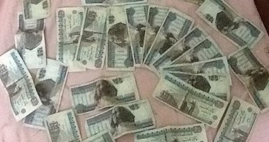 ضبط طالب إعدادى سرق مبالغ مالية من شقة صاحب محل مصوغات ذهبية بالداخلة