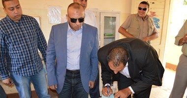 محافظ المنوفية يقيل رئيس الوحدة المحلية بالبتانون بسبب القمامة