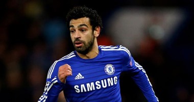 محمد صلاح يتابع روما على "تويتر" ويقترب من الذئاب