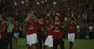 جماهير الأهلى تغادر مران الأهلى بعد "بوسة" متعب