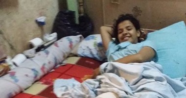 مأساة أسرة الطفلة فريال بالشرقية.. خرجت مع والدها لشراء ملابس العيد فأصيبت فى حادث تصادم.. مستشفيات الحكومة رفضت حالتها لعدم وجود إمكانيات.. وأهل قريتها جمعوا لها 20 ألف جنيه لعلاجها بمستشفى خاص