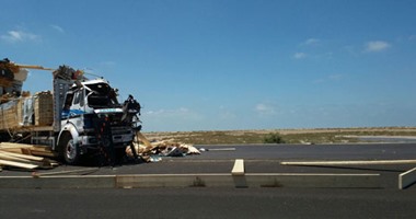 مصرع شخصين وإصابة 3 آخرين فى حادث تصادم مقطورة وميكروباص بالعياط