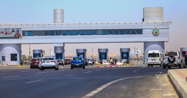 زحام مرورى على طريق الإسكندرية الصحراوى بسبب انقلاب سيارة نقل محملة بالزلط