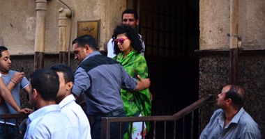 مصدر أمنى: إيداع برديس وشاكيرا عنبر بطلة كليب "سيب إيدى" بسجن النساء