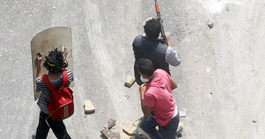 أسرار تهريب وحجم تجارة السلاح فى مصر.. صناديق السلاح «العبرية» تغزو سيناء.. والمشاهير يحملون السلاح للدفاع عن أنفسهم.. والناس فى الصعيد لا يستغنون عن الأسلحة لزوم المعارك والثأر