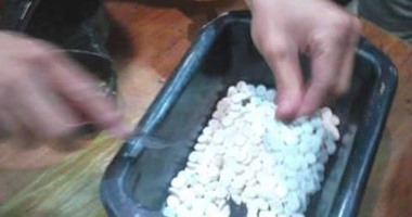 مباحث سوهاج تضبط عامل بالأوقاف بحوزته 1200 قرص تامول