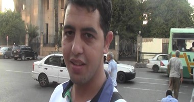 بالفيديو..مواطن لمحافظ المنوفية:"مياه الشرب مختلطة بالصرف الصحى بأشمون"