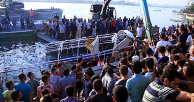 قوات الإنقاذ النهرى تواصل البحث عن آخر جثتين فى حادث "مركب الوراق"