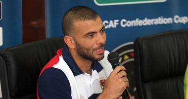 عبد الصادق ينتزع فتيل أزمة متعب وعمرو جمال