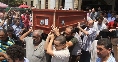 نجوم الفن يودعون رأفت الميهى.. خالد يوسف: رحل المعلم ذو القلب الأخضر.. والنبوى يؤكد: بقدر المتعة فى أفلامك بقدر ما تعلمنا منها..الصاوى: أعطيتنى فرصة أن أنضم لطاقم مساعديك فنلت شرف التعلم