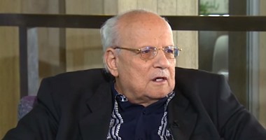 وفاة "على أبو المكارم" عميد دار العلوم الأسبق وصاحب "أصول التفكير"