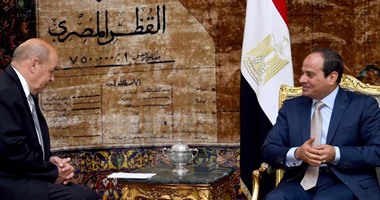 فرنسا تؤكد مشاركتها فى حفل افتتاح مشروع قناة السويس الجديدة وتصفه بـ"التاريخى".. السيسى يستقبل وزير الدفاع الفرنسى ويعلن تدشين وتنفيذ مشروعات تنموية أخرى.. و"لودريان" يشيد بمهارة رجال الجيش المصرى