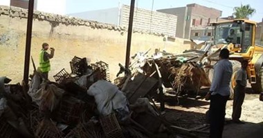 حملة لإزالة الباعة الجائلين من سور مستشفى العامرية بالإسكندرية