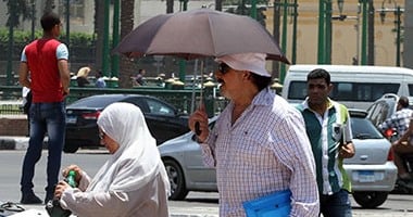 9 ضحايا ضربات شمس بالمحافظات.. حالتان بالأقصر والمستشفى العام يستقبل 20 مصابا بضربة شمس فى يومين.. 3 وفيات من نزلاء مستشفى النفسية بالخانكة و2 فى قنا.. وعجوز بأسوان وعامل خرسانة فى الوادى الجديد