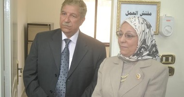 ناهد العشرى تفتتح مكتب العمل الجديد بمدينة القصاصين فى الإسماعيلية