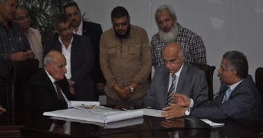 وزير الآثار يلتقى بوزير السياحة لمتابعة تطوير منطقة عيون موسى