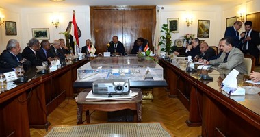 وزير التموين يبحث استيراد 75 ألف رأس ماشية سودانية وذبحها بمصر