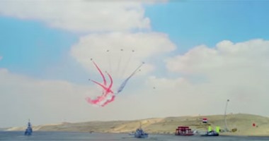 عبور عدد من وفود الدول المشاركة فى احتفال القناة لكوبرى السلام بالقنطرة