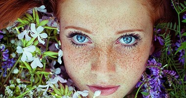 جرائم الموضة.. تاتو النمش مش هيليق على كل وش اعرفى شروطه قبل ما ترسميه 