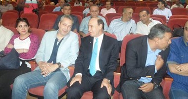 الفريق مميش يستقبل وفدا من الإعلاميين بمبنى المحاكاة