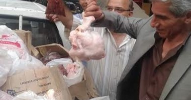 تموين المنيا يضبط سيارة تبيع لحوم ودواجن منتهية الصلاحية