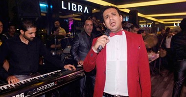 بالصور.. الليثى يشعل خيمة "ليبرا" بحضور عدد كبير من الشباب