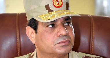 "الرئيس القائد الأعلى للقوات المسلحة" على "بدلة" السيسى العسكرية 