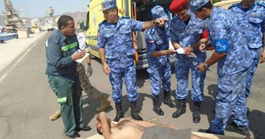 القوات البحرية تنقذ طاقم السفينة "طابا" الغارقة بالقرب من سفاجا