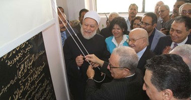 رئيس جامعة عين شمس يضع حجر أساس مستشفى طب المسنين