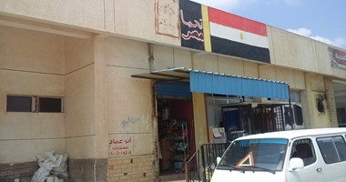 بالصور.. أسرة مكونة من 3 بنات ووالدتهن بالشرقية تطالب "محلب" بشقة ومعاش