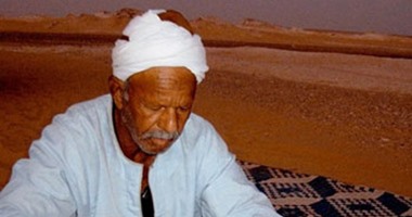 بالصور..رحيل أبو الصحراء..أقدم قصاص أثر فى صحراء مصر والوادى الجديد.."صالح زيدان" الدليل الخاص لفاروق الباز ومنقذ وفد السياح المختطف عام 2008..عشقته الوفود السياحية وتحتل صوره مطبوعات البعثات الأجنبية