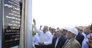 "محلب" فى أسوان يعد بتوفير رحلات طيران بين أسوان وأبو سمبل لنقل السائحين