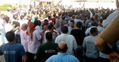 إضراب عمال شركة البحر المتوسط للغزل بالمنوفية للمطالبة بزيادة المرتبات