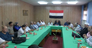 بالصور.. كلية الآداب بجامعة القناة تكرم 3 من علمائها المحالين للمعاش