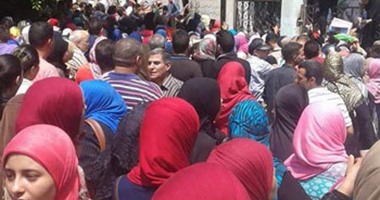 وقفة لخريجى التمريض أمام التعليم العالى للمطالبة بإلغاء التوزيع الإقليمى
