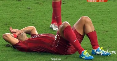 هالك يخرج مصاباً فى أول 21 دقيقة له مع شنجهاى الصينى
