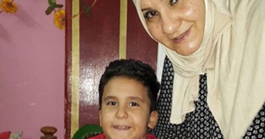 أسرة طفل يعانى من ضمور فى العصب الحركى تناشد المسئولين لعلاجه