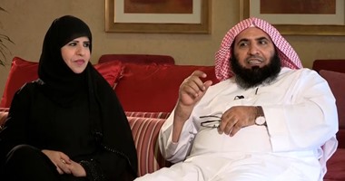نيويورك تايمز: عضو بهيئة الأمر بالمعروف يدعو للاختلاط وقيادة النساء للسيارة.. قاسم الغامدى أفتى بجواز فتح المحال وقت الصلاة.. وزوجته ظهرت سافرة الوجه على شاشة التليفزيون .. ومتشددون يهددونه بالقتل