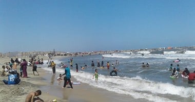 الداخلية : ضبط مواطن يستعرض بثعابين وتماسيح أمام المصطافين