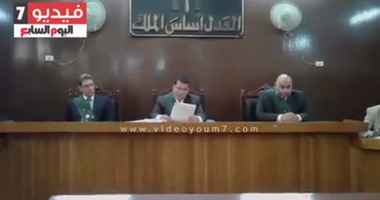 بالفيديو.. لحظة النطق بالحكم على ضابط و5 أمناء بالحبس فى مقتل عامل الأقصر