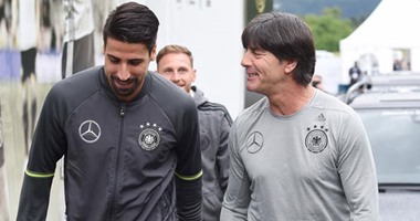 يورو 2016 .. هل "يخون" خضيرة زملاءه ويساعد لوف فى فك شفرة إيطاليا!
