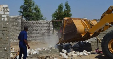 رفع 598 طن مخلفات وإزالة حالة تعدى على أملاك الدولة فى أسيوط