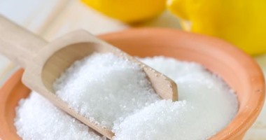 تعرف على أضرار الأبيضين.. الإفراط فى الملح والسكر يضعف العظام