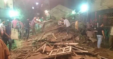 استخراج جثة رجل من أسفل العقار المنهار بدائرة الجمرك فى الإسكندرية