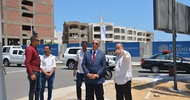 محافظ البحر الأحمر يتفقد النادى الاجتماعى بالغردقة ويهنأ رواده بالعيد