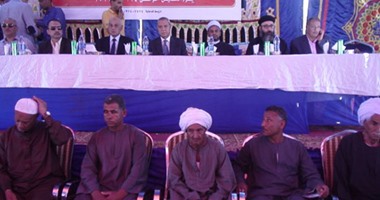 محافظ ومدير أمن قنا يشهدان جلسة صلح القودة بين عائلتين فى قوص