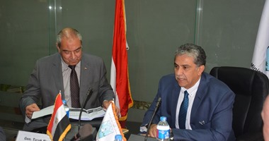 محافظ المنيا يبحث مع مدربى مفوضية الاتحاد الأوروبى تطوير الخدمات الحكومية