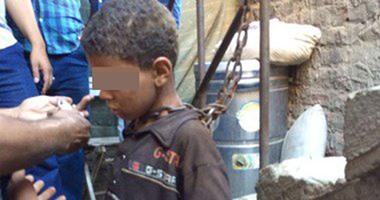 بالصور.. حبس سائق بالدقهلية كبل نجله بـ"الجنازير" لمدة شهر ونصف